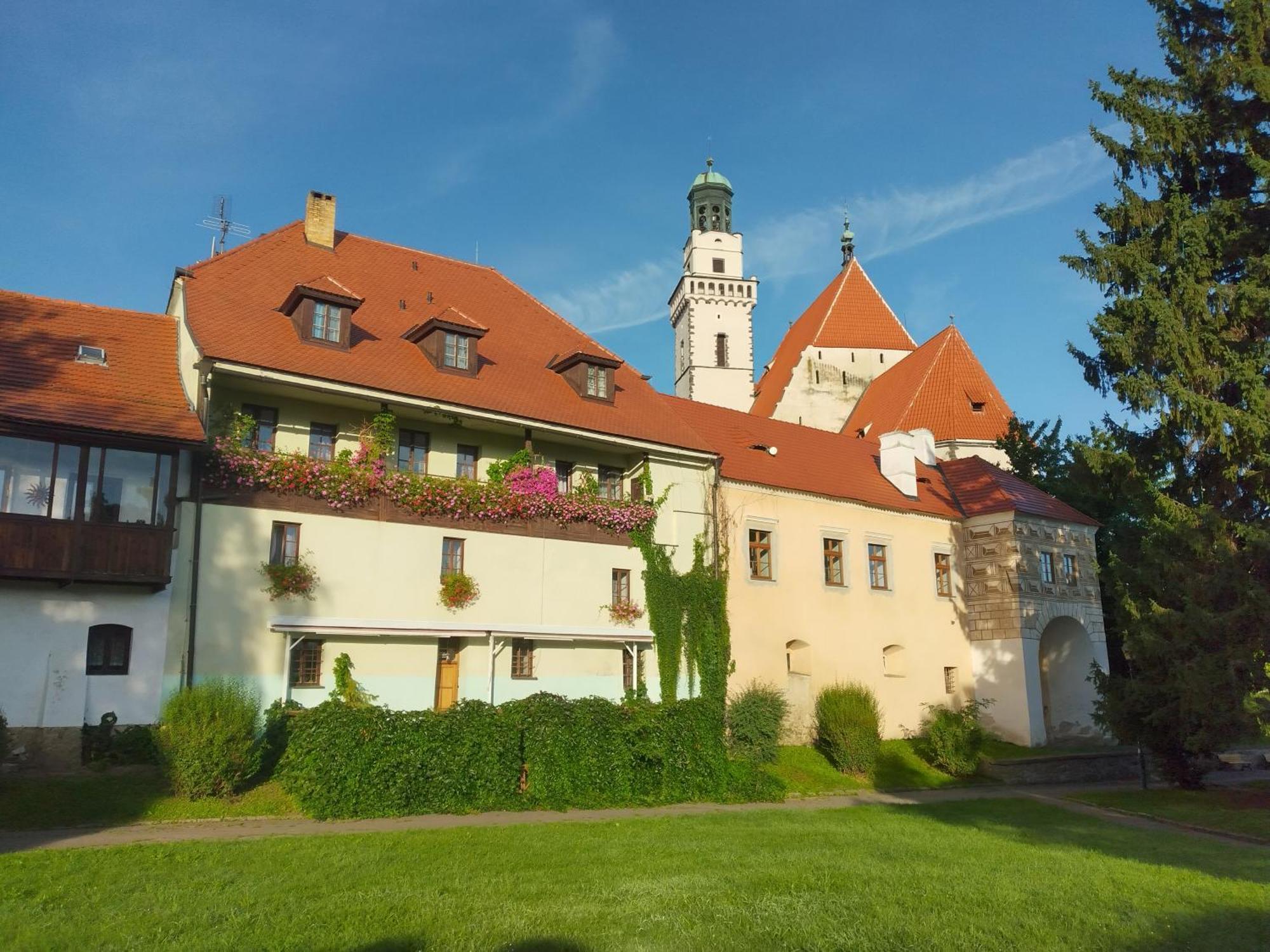 Hotel Parkan Prachatice Bagian luar foto