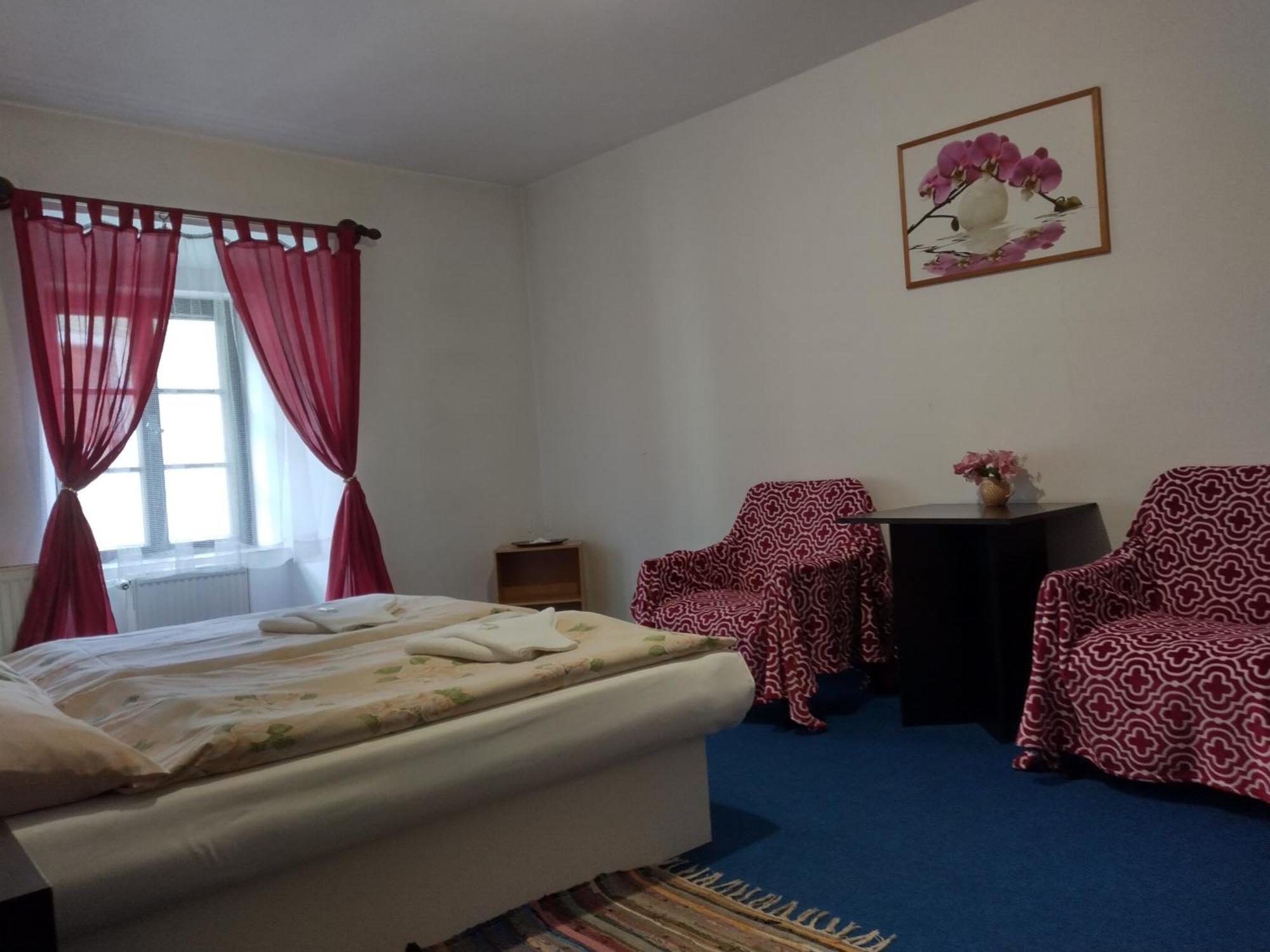 Hotel Parkan Prachatice Bagian luar foto